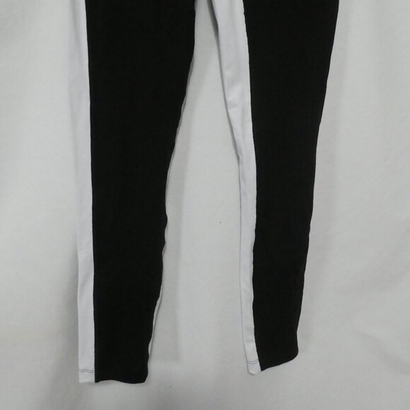 PINK - Victoria's Secret - Ultimate | small | Black and White Leggings - Picture 7 of 16